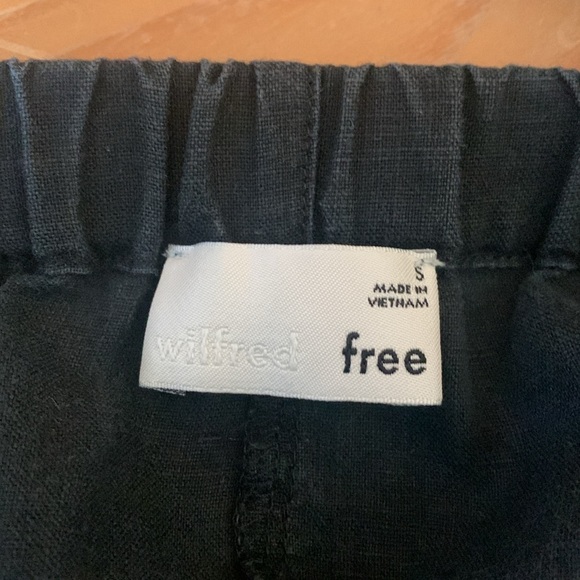 Wilfred Free 100% Linen Shorts - Picture 3 of 4